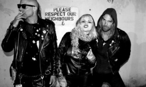 BARB WIRE DOLLS (USA) + SPÍNACÍ ŠPENDLÍK 